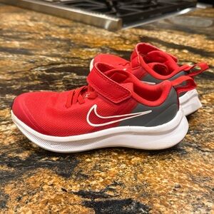 Nike Star Runner 3 Red and Gray Kids Sneakers